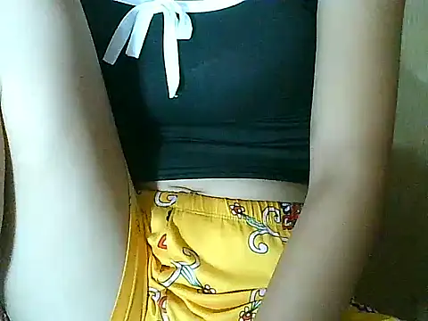 Snapshot of PinaySkinnyGirl chatting on 10/08/25, 11:34 PinaySkinnyGirl online show from 10/08/25, 11:34