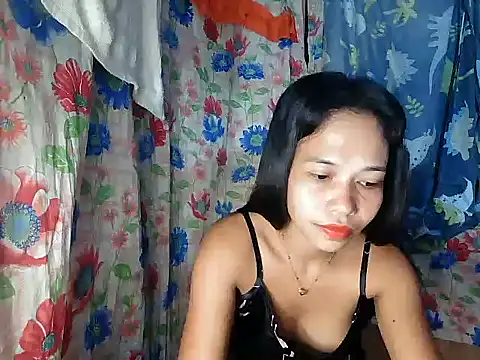 Snapshot of PinaySkinnyGirl chatting on 12/15/25, 09:20 PinaySkinnyGirl online show from 12/15/25, 09:20