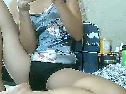 Snapshot of PinaySkinnyGirl chatting on 07/14/26, 09:03 PinaySkinnyGirl online show from 07/14/26, 09:03