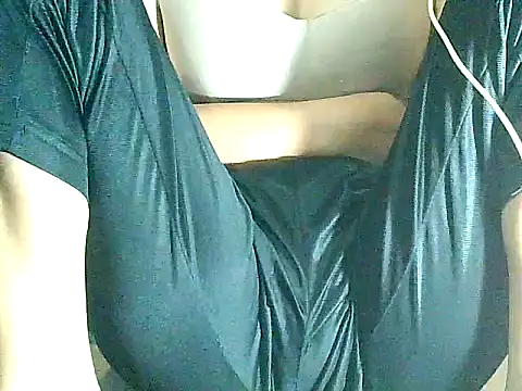 Snapshot of PinaySkinnyGirl chatting on 11/19/25, 08:42 PinaySkinnyGirl online show from 11/19/25, 08:42