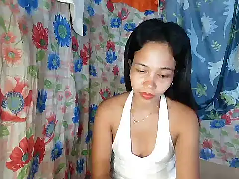 Snapshot of PinaySkinnyGirl chatting on 12/16/25, 09:30 PinaySkinnyGirl online show from 12/16/25, 09:30