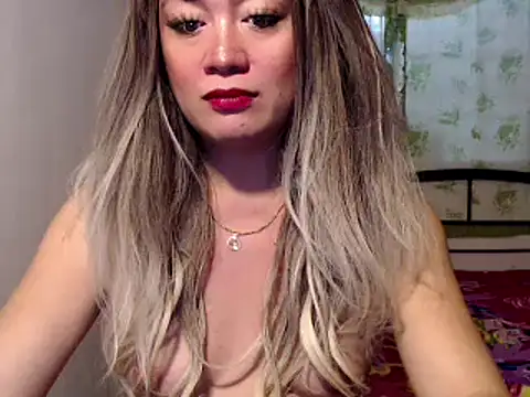 Snapshot of cum2mama chatting on 12/17/24, 07:28 cum2mama online show from 12/17/24, 07:28