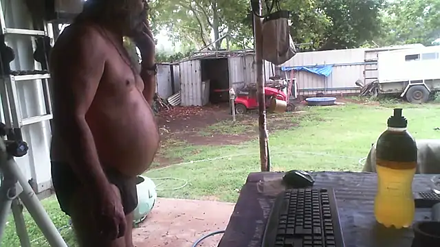 herbie010666 online show from 12/23/25, 03:17