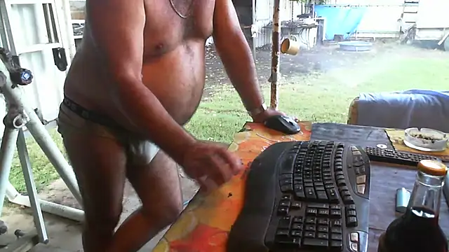 herbie010666 online show from 03/13/25, 07:53