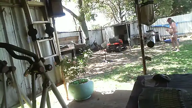 herbie010666 online show from 10/22/25, 03:39