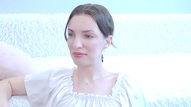 Snapshot of Beauty_Alex chatting on 06/21/26, 02:39 Beauty Alex online show from 06/21/26, 02:39
