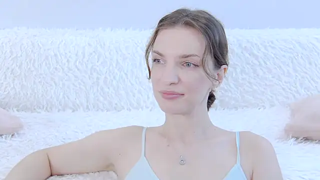 Snapshot of Beauty_Alex chatting on 07/24/26, 02:51 Beauty Alex online show from 07/24/26, 02:51