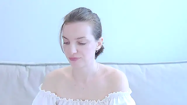 Snapshot of Beauty_Alex chatting on 07/08/26, 02:46 Beauty Alex online show from 07/08/26, 02:46