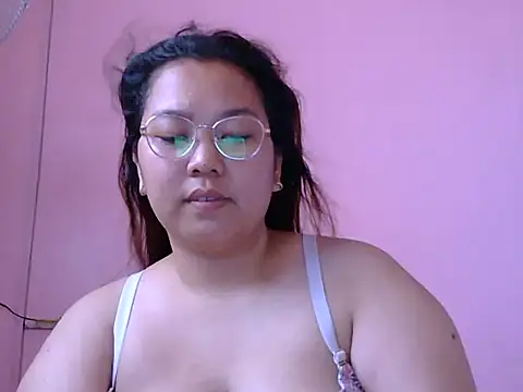 Snapshot of Boobsiemarie chatting on 05/18/26, 06:29 Boobsiemarie online show from 05/18/26, 06:29