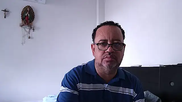 Snapshot of djtomxxx2777 chatting on 10/18/25, 03:03 djtomxxx2777 online show from 10/18/25, 03:03