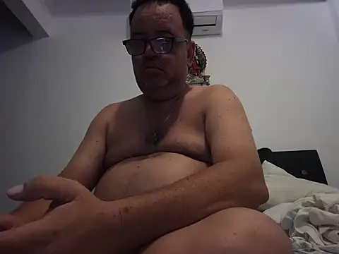Snapshot of djtomxxx2777 chatting on 06/02/26, 01:27 djtomxxx2777 online show from 06/02/26, 01:27