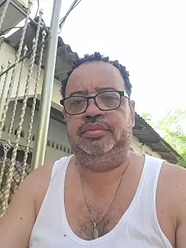 Snapshot of djtomxxx2777 chatting on 11/08/25, 01:03 djtomxxx2777 online show from 11/08/25, 01:03