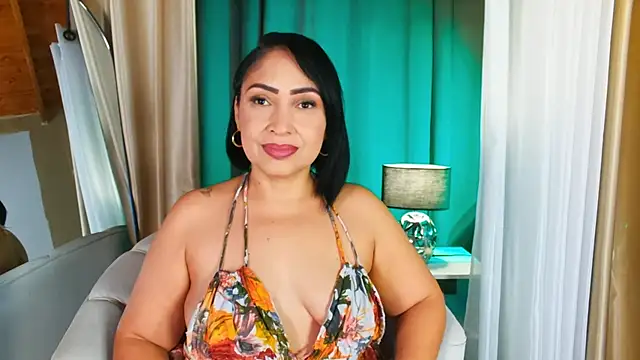 Snapshot of Madissononee chatting on 11/29/25, 02:23 Madissononee online show from 11/29/25, 02:23