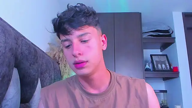 Snapshot of I_Gabriel chatting on 01/14/25, 11:27 I Gabriel online show from 01/14/25, 11:27