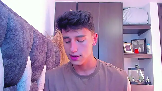 Snapshot of I_Gabriel chatting on 12/28/24, 08:58 I Gabriel online show from 12/28/24, 08:58