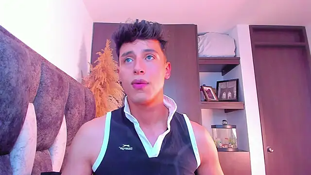 Snapshot of I_Gabriel chatting on 12/24/24, 08:05 I Gabriel online show from 12/24/24, 08:05