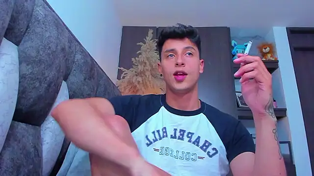 Snapshot of I_Gabriel chatting on 12/04/24, 11:52 I Gabriel online show from 12/04/24, 11:52