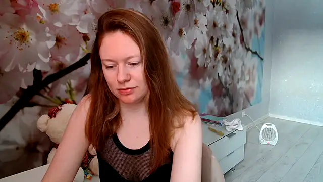 Snapshot of ConnieDaw chatting on 02/10/25, 05:58 ConnieDaw online show from 02/10/25, 05:58