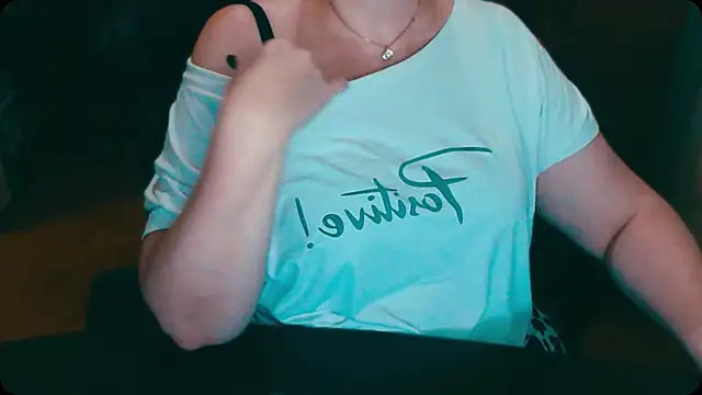 Snapshot of AlisaHot55 chatting on 10/27/25, 03:02 AlisaHot55 online show from 10/27/25, 03:02