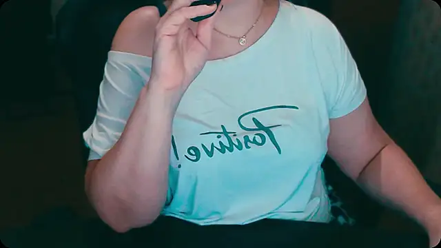 Snapshot of AlisaHot55 chatting on 10/24/25, 11:09 AlisaHot55 online show from 10/24/25, 11:09