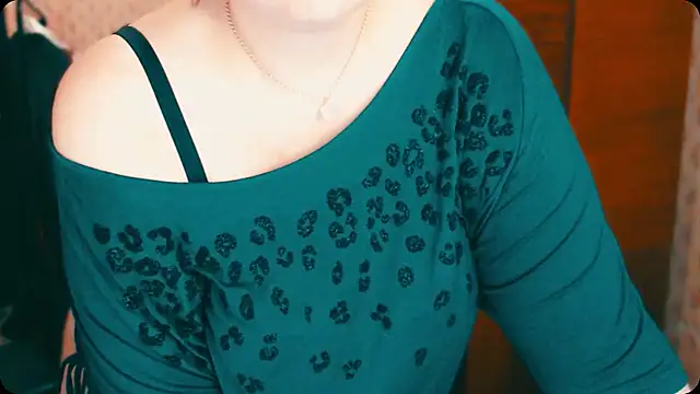 Snapshot of AlisaHot55 chatting on 12/15/25, 11:38 AlisaHot55 online show from 12/15/25, 11:38