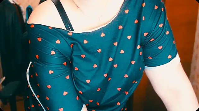 Snapshot of AlisaHot55 chatting on 10/31/25, 10:56 AlisaHot55 online show from 10/31/25, 10:56