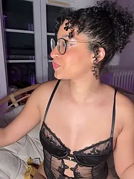 Lauyako online show from 03/09/26, 02:15