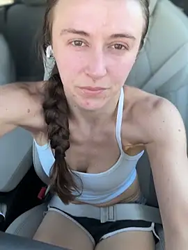 lunagirl13 online show from 04/05/26, 07:31