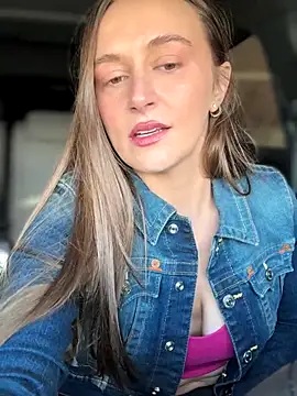 lunagirl13 online show from 10/27/25, 08:21