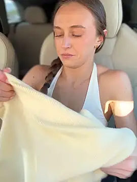 lunagirl13 online show from 04/11/26, 12:07