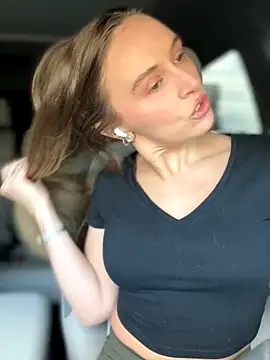 lunagirl13 online show from 09/26/25, 04:58