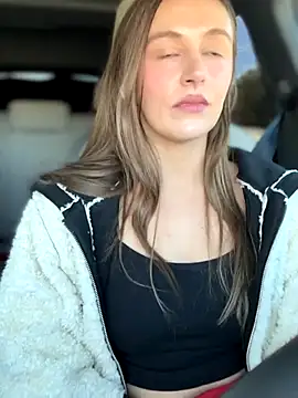 lunagirl13 online show from 10/28/25, 06:51