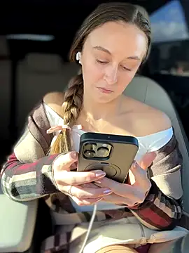 lunagirl13 online show from 11/28/25, 08:42