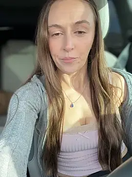 lunagirl13 online show from 02/23/26, 11:05