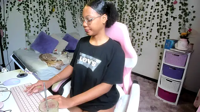 violeta milleer online show from 02/14/26, 06:19