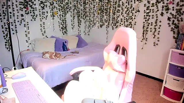 violeta milleer online show from 10/10/25, 04:52