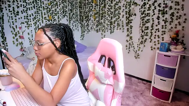 violeta milleer online show from 11/19/25, 05:02