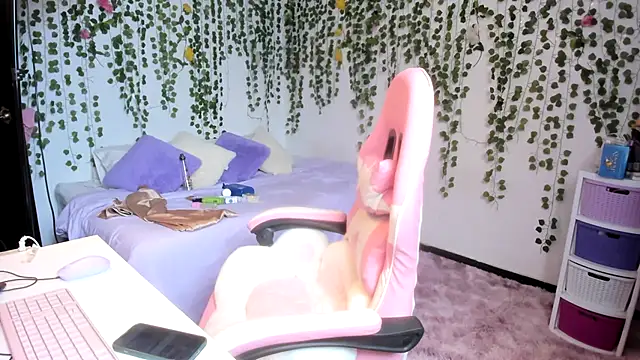 violeta milleer online show from 11/13/25, 04:44