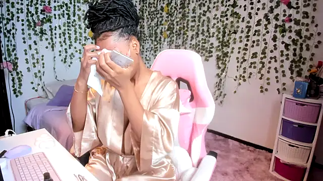 violeta milleer online show from 11/11/25, 04:57