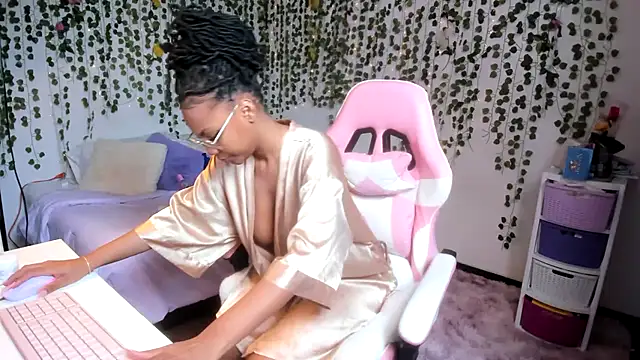 violeta milleer online show from 11/07/25, 03:38