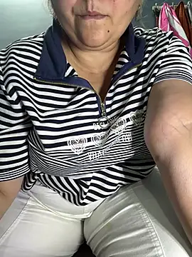 Snapshot of Preet_Kaur_69 chatting on 05/06/26, 06:23 Preet Kaur 69 online show from 05/06/26, 06:23
