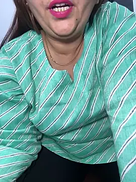 Snapshot of Preet_Kaur_69 chatting on 02/28/25, 03:26 Preet Kaur 69 online show from 02/28/25, 03:26