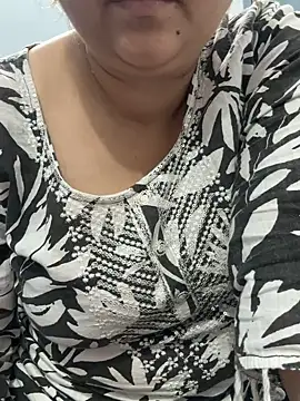 Snapshot of Preet_Kaur_69 chatting on 05/01/26, 06:35 Preet Kaur 69 online show from 05/01/26, 06:35