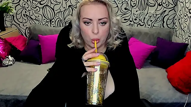 Snapshot of Hotdreamhere chatting on 02/05/25, 11:02 Hotdreamhere online show from 02/05/25, 11:02