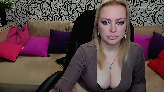 Hotdreamhere online show from 04/24/26, 04:14