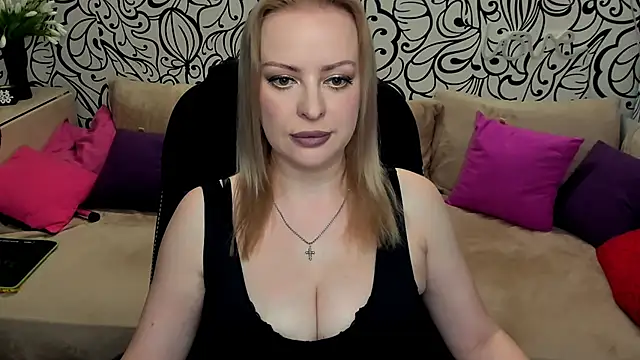 Hotdreamhere online show from 05/24/26, 03:28