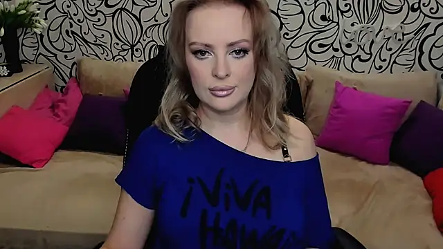 Hotdreamhere online show from 05/13/26, 04:41