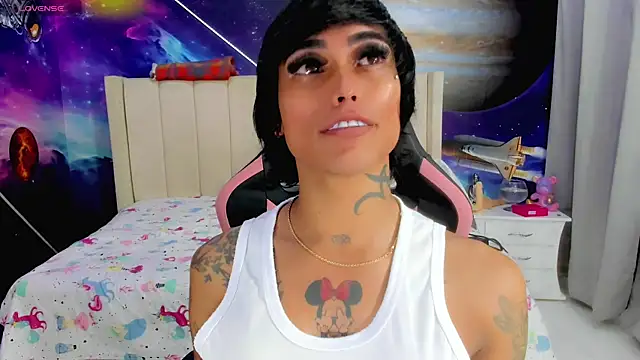 Snapshot of Nella_Dolls chatting on 09/18/25, 12:13 Nella Dolls online show from 09/18/25, 12:13