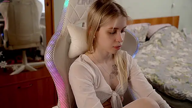 ho1yho1e online show from 02/19/26, 06:16