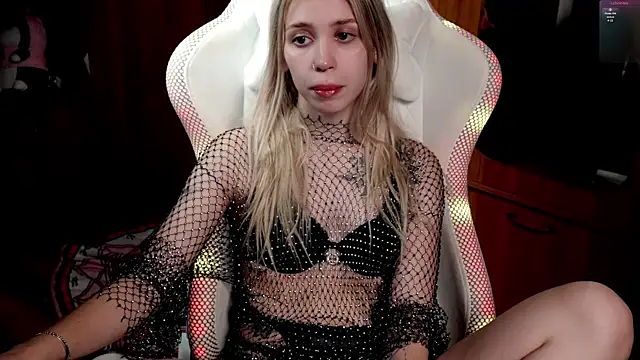 ho1yho1e online show from 10/26/25, 07:03